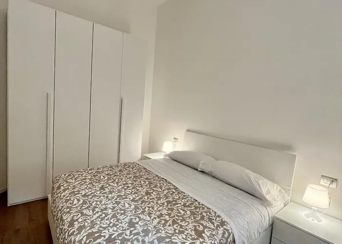 Side Apartment